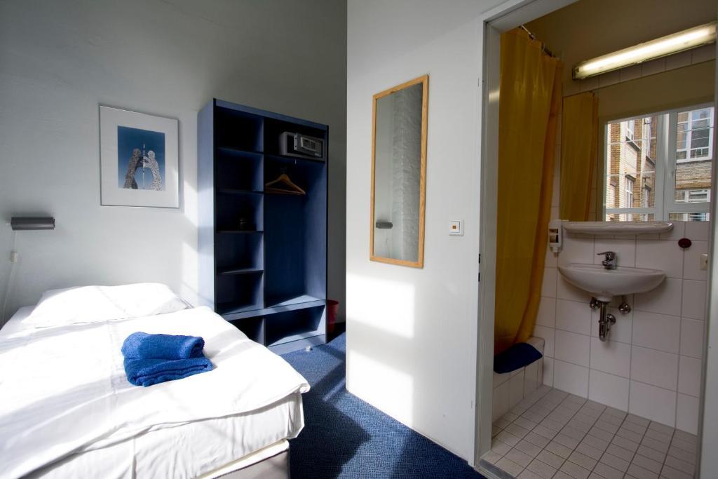 Hotel Transit Berlin Oda fotoğraf