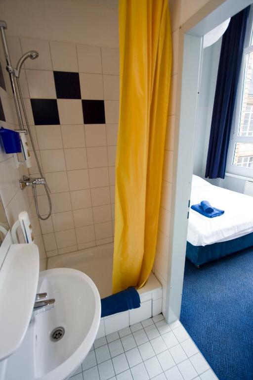 Hotel Transit Berlin Oda fotoğraf